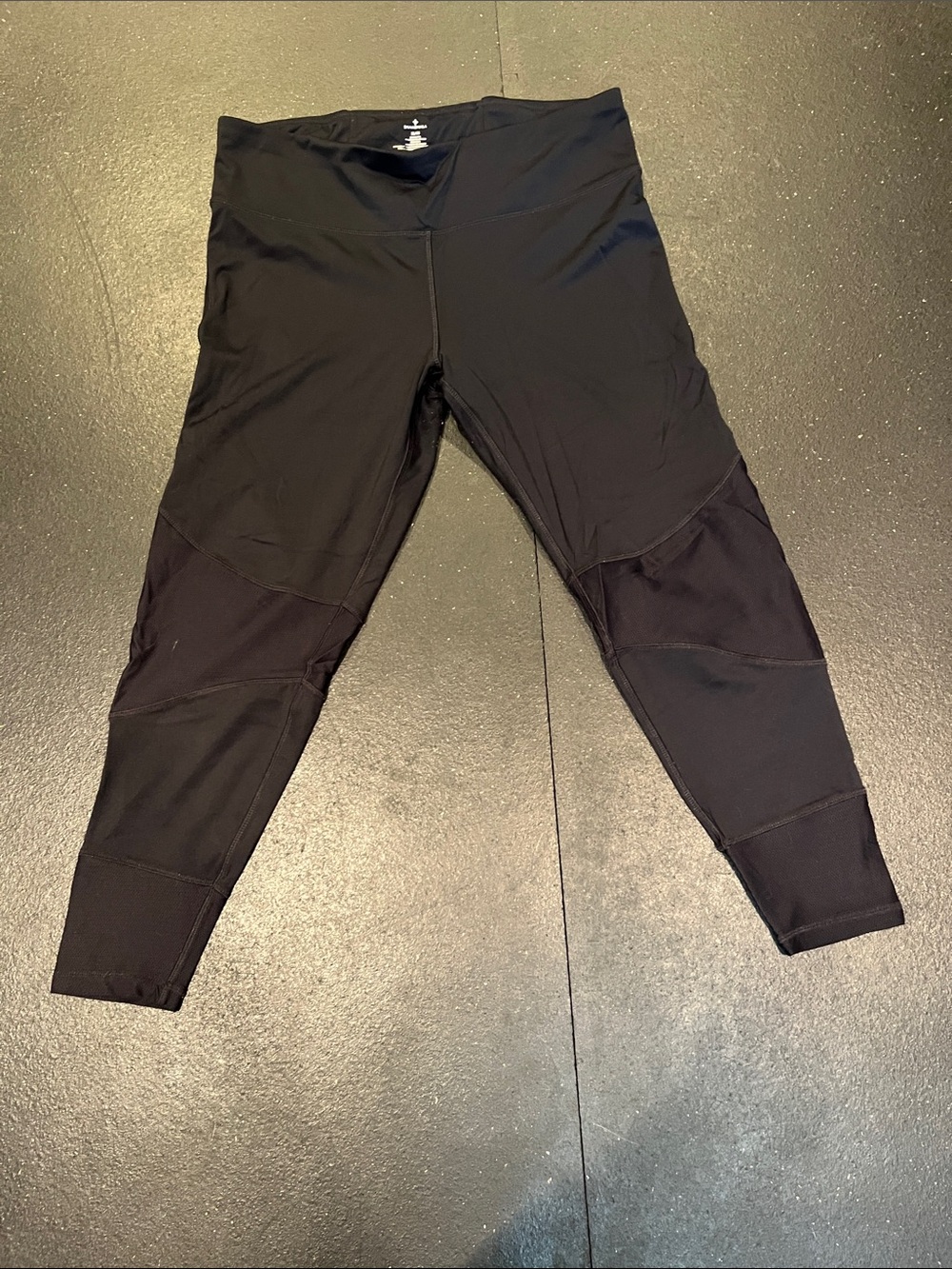 High-Waist Black Performance Leggings with Mesh Panels